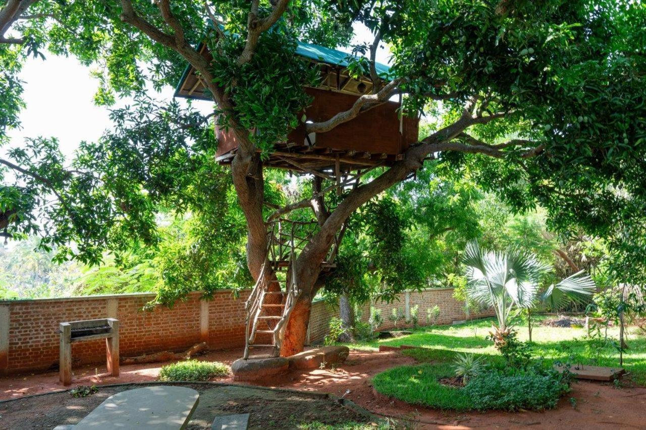 Mango Hill Puducherry Buitenkant foto